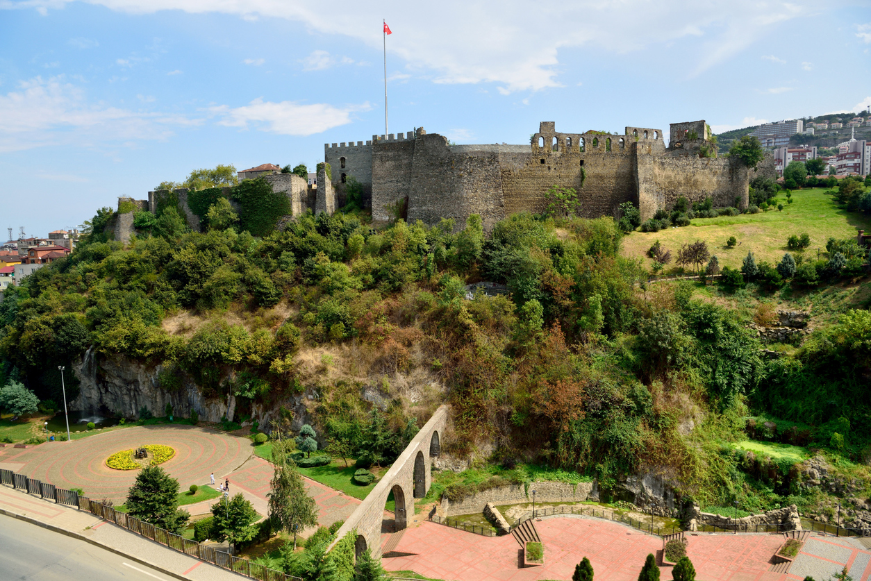 trabzon-da-yapilacak-seyler-trabzon-kalesinde-manzara-keyfi-yapmak
