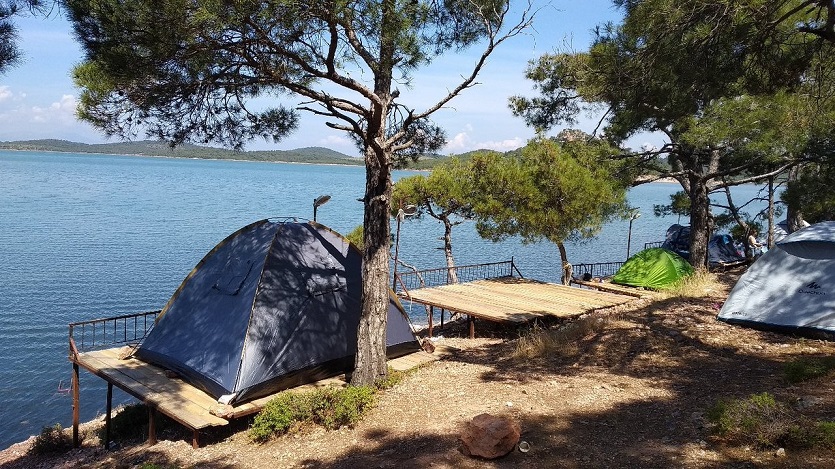 cunda-adasi-kamp-alani