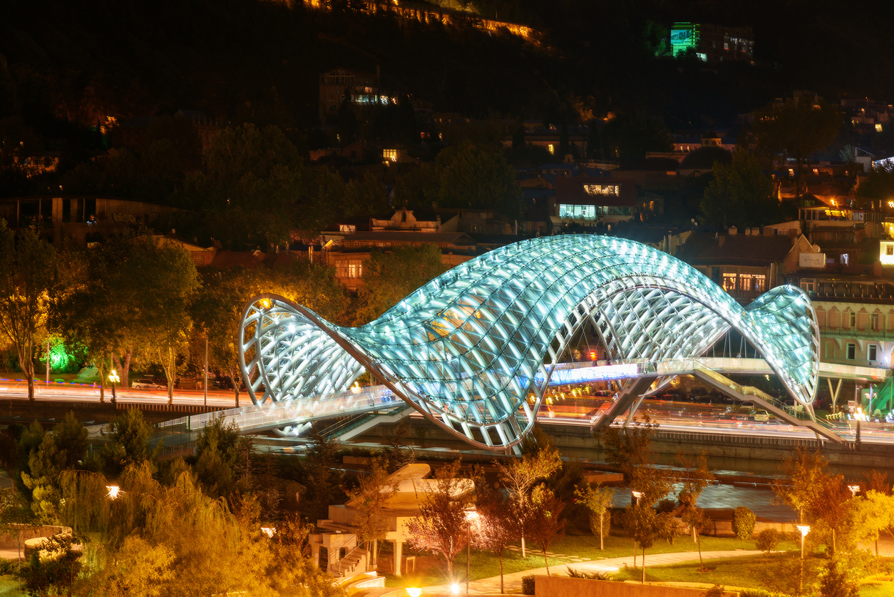 Tiflis'in ünlü yapıları. 