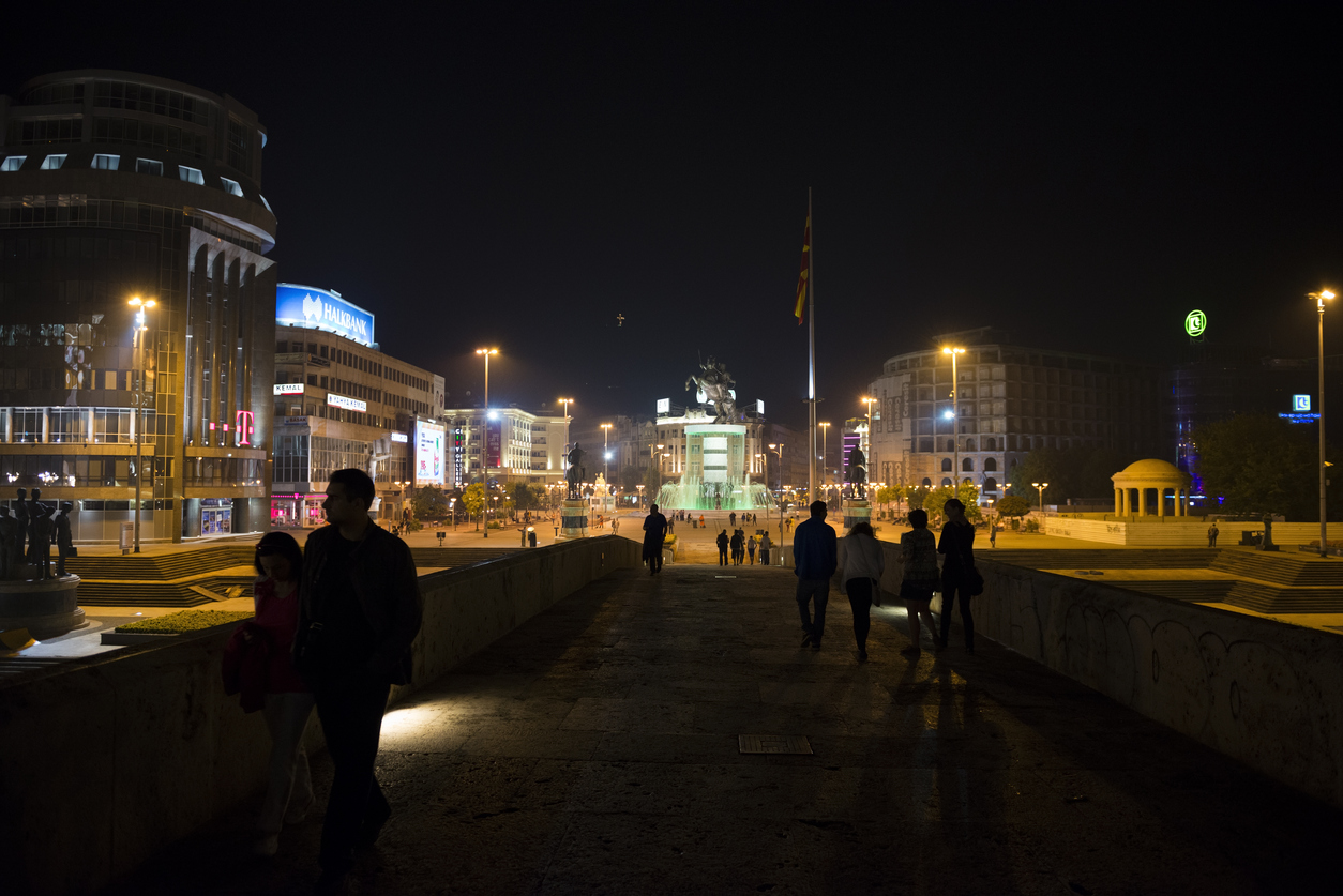 Üsküp'te ekonomik gece hayatı.