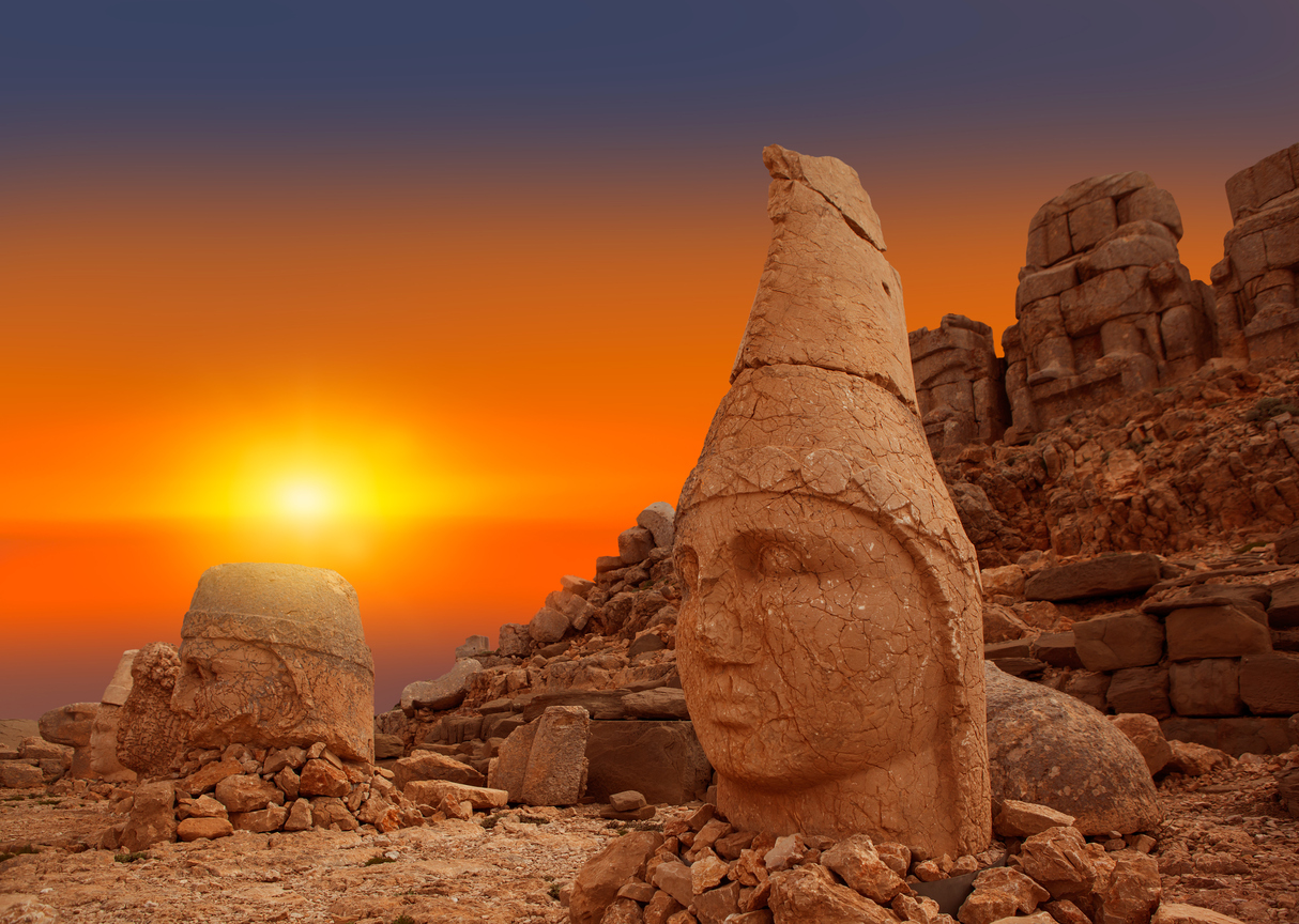 Nemrut Dağı'nda gün batımı.