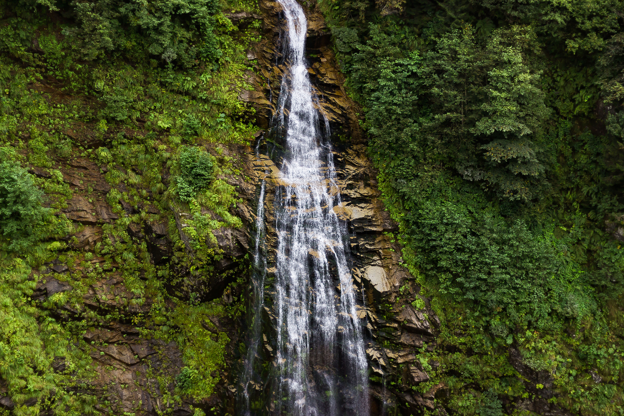 dagdan-asagiya-akan-selale