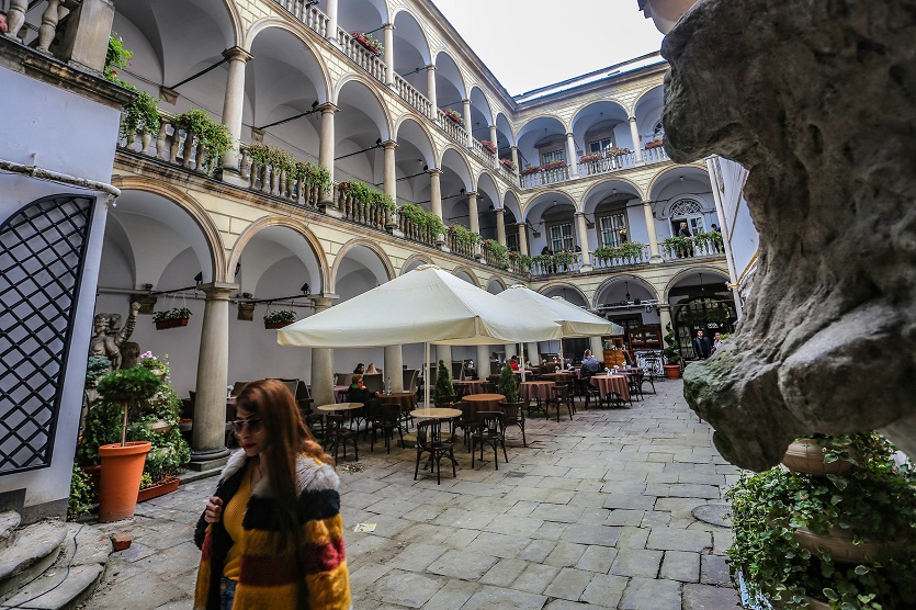 lviv-bir-italyan-avlusu