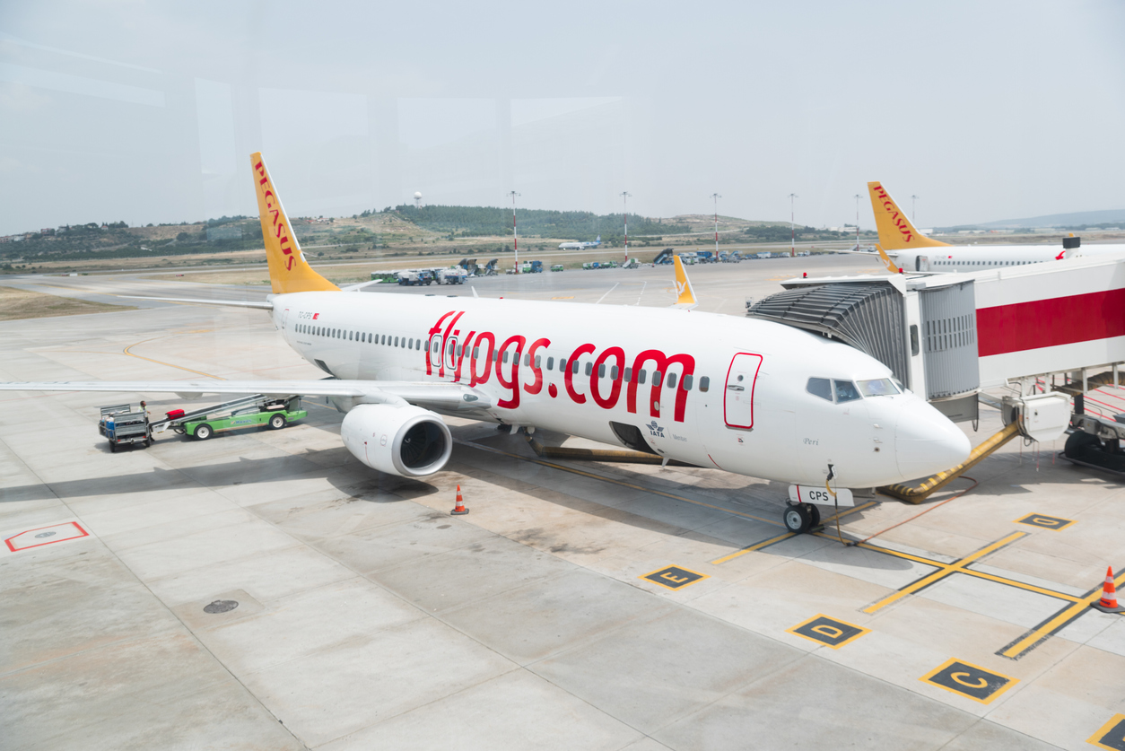 İzmir Adnan Menderes Havalimanı, Pegasus uçağı