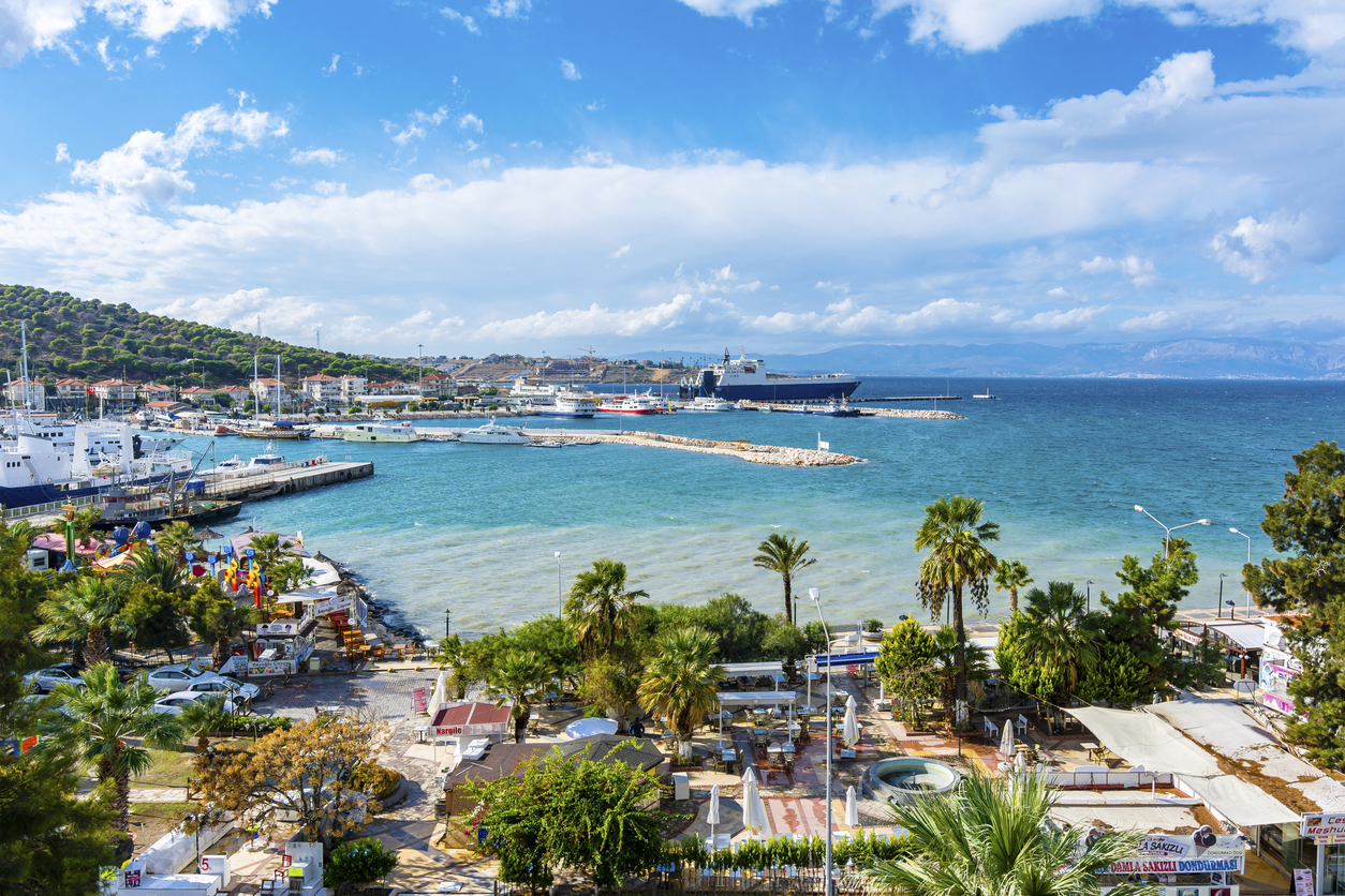 yat-limani-cesme-izmir