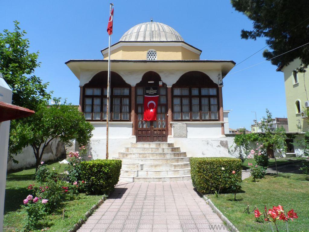 tire-de-gezilecek-yerler-necip-asaikutuphanesi