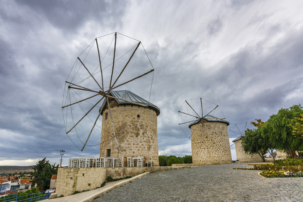 alacati-da-gezilecek-yerler-alacati-kleopatra-koyu