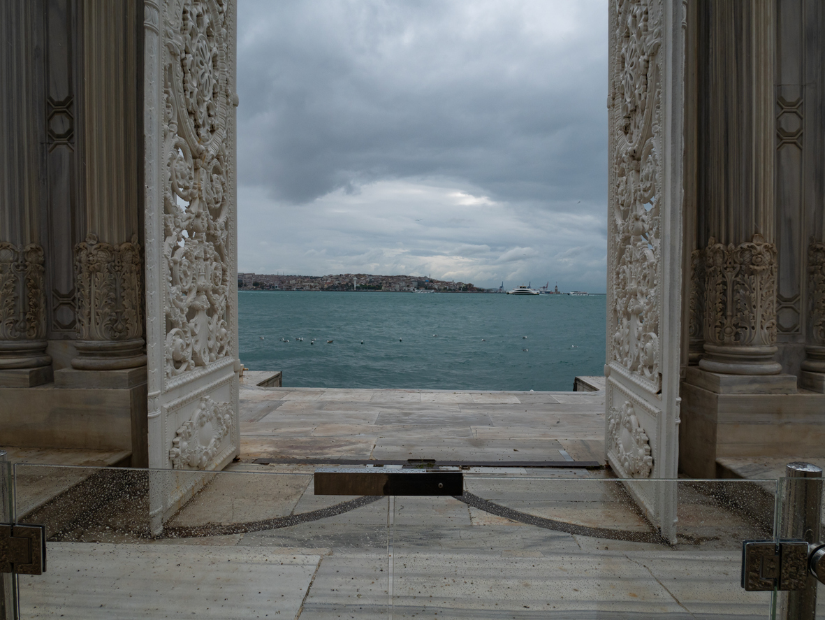 dolmabahce-sarayi-ni-hangi-saatler-arasinda-ziyaret-edebilirim
