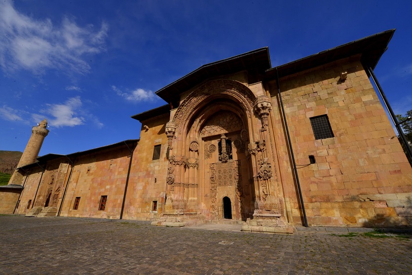divrigi-ulu-cami-ve-darussifasina-nasil-gidilir