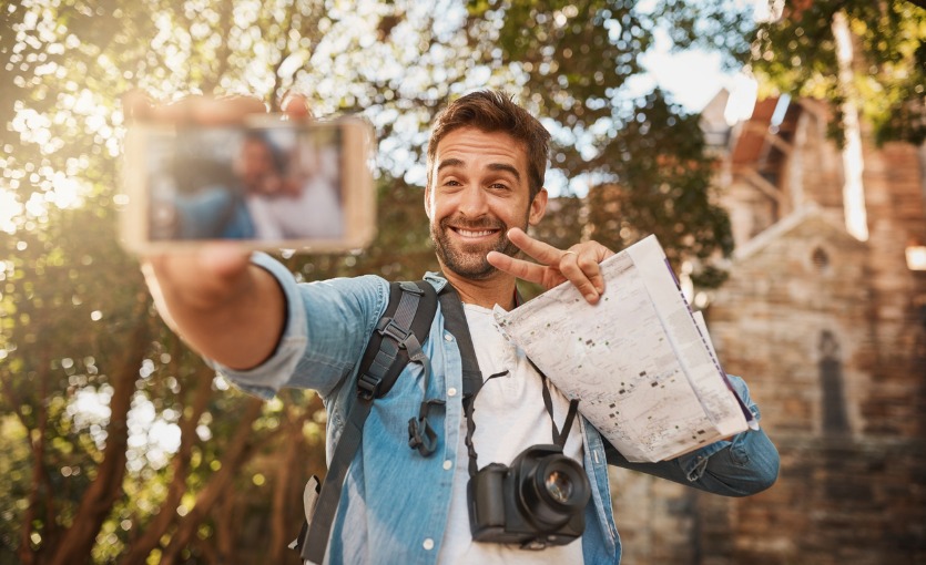 turist olduğunu belli etme